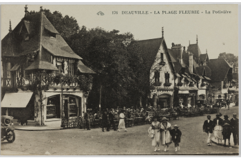 La Potinière. Deauville-Plage Fleurie (Calvados), vers 1925. / Collections Roger-Viollet / BHVP