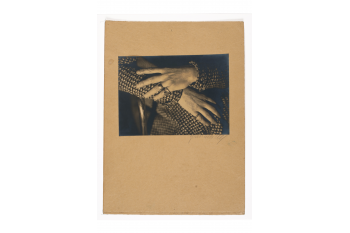 Mains de femme / Collections musée Nicéphore Niépce