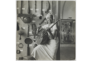Joséphine Baker (1906-1975), artiste de music-hall américaine. Paris, musée ethnographique du Trocadéro. / Collections Roger-Viollet / BHVP